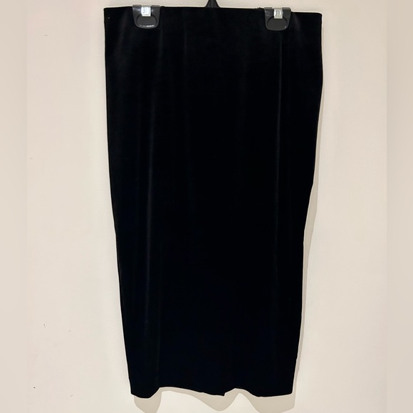 Velvet pencil skirt - Picture 1 of 3
